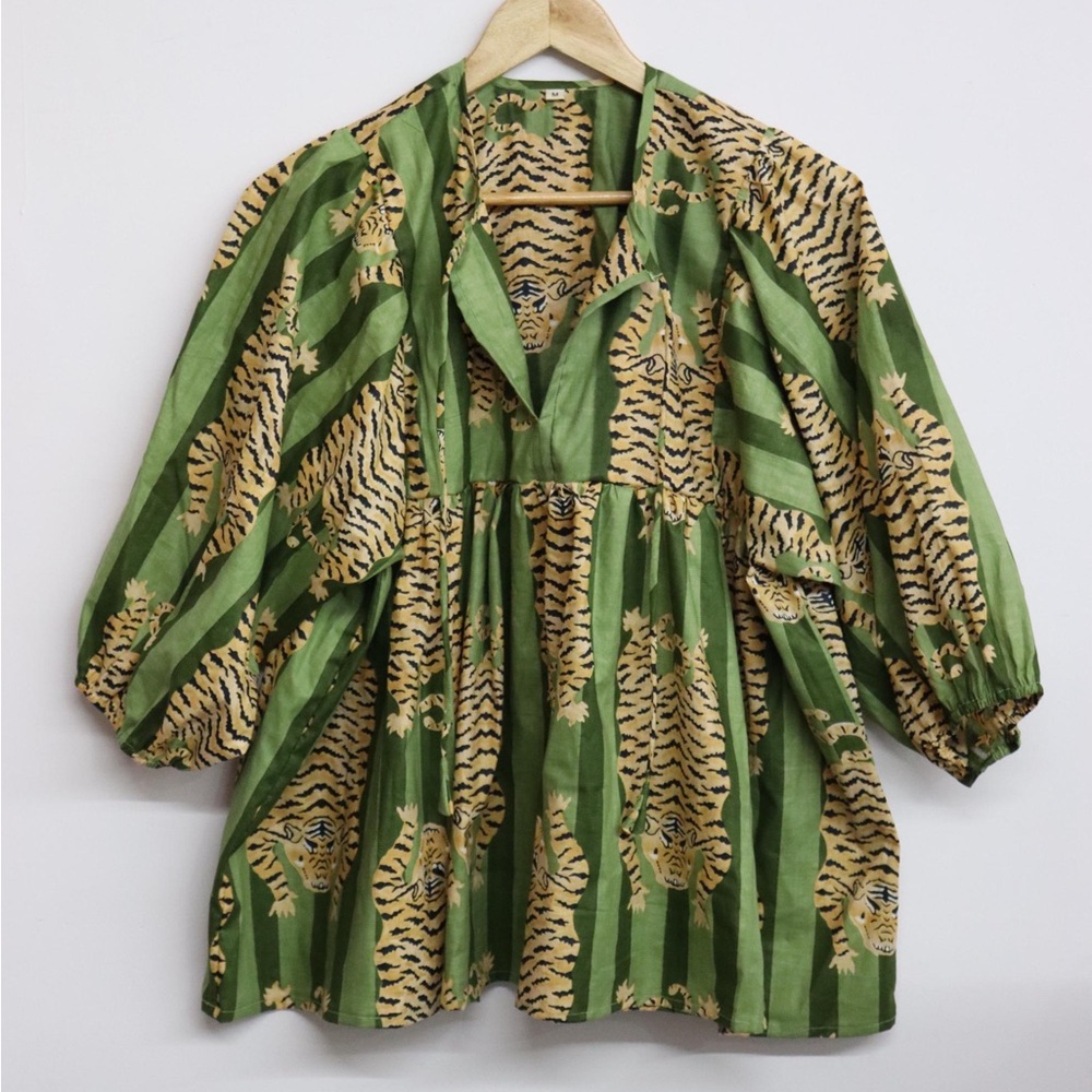 3X NWOT Green Tiger-Print Peasant Blouse